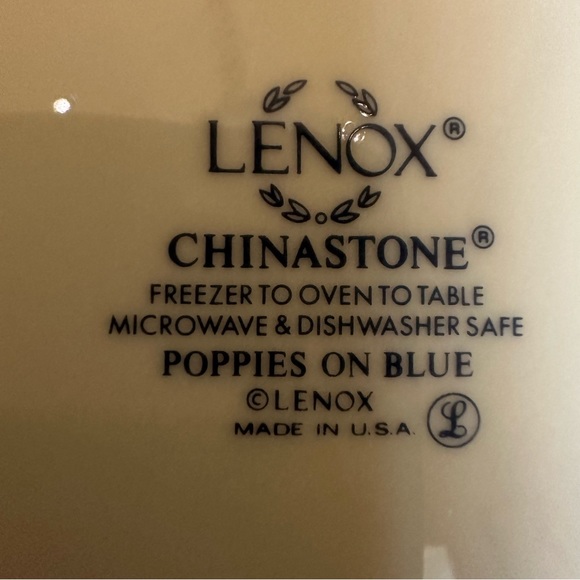 Like New- LENOX - Poppies on Blue- dinner plate - Picture 5 of 5